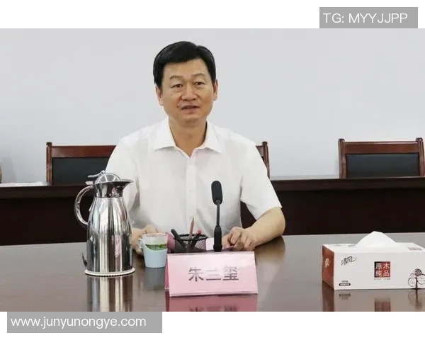 专访周丽探讨足球成功之道与未来发展趋势的深度解析 专访周丽探讨足球成功之道与未来发展趋势的深度解析