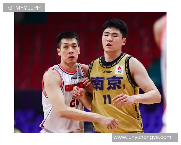 南京足球队以57分稳居联赛积分榜首位追赶者仍在奋力追逐 南京足球队以57分稳居联赛积分榜首位追赶者仍在奋力追逐