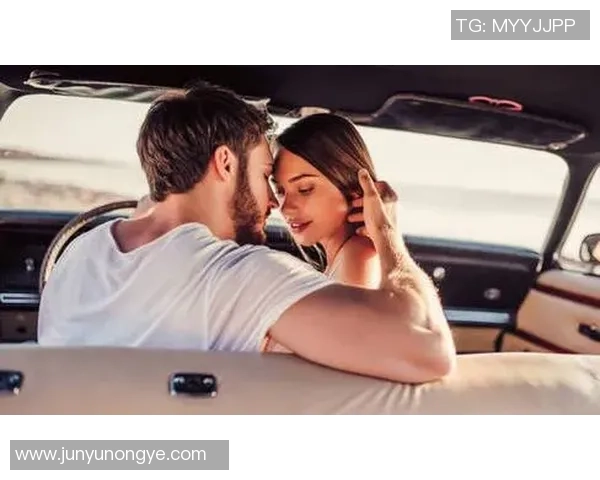 女星与足球明星的甜蜜瞬间揭秘她们的爱情故事与精彩瞬间 女星与足球明星的甜蜜瞬间揭秘她们的爱情故事与精彩瞬间