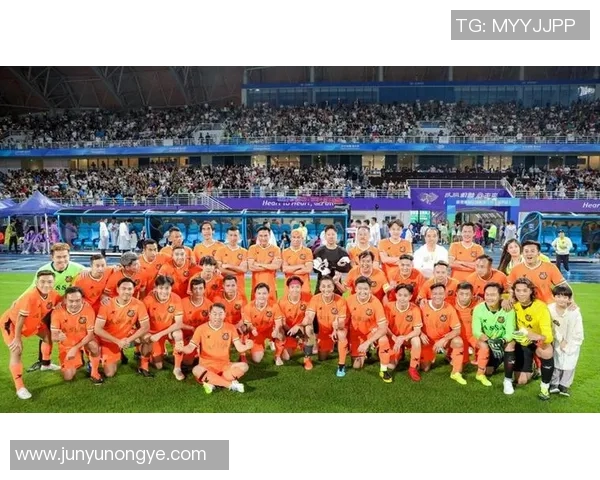 屡创佳绩的足球明星背后的奋斗故事与荣耀时刻 屡创佳绩的足球明星背后的奋斗故事与荣耀时刻