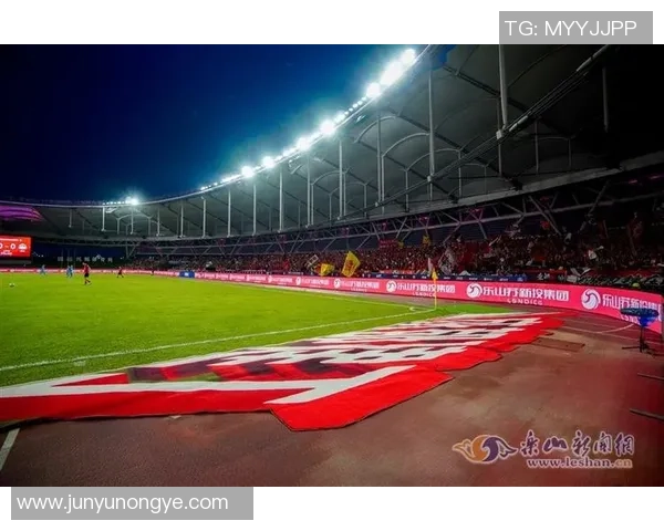 成都足球队以52分领跑大师赛积分榜展现强劲实力 成都足球队以52分领跑大师赛积分榜展现强劲实力