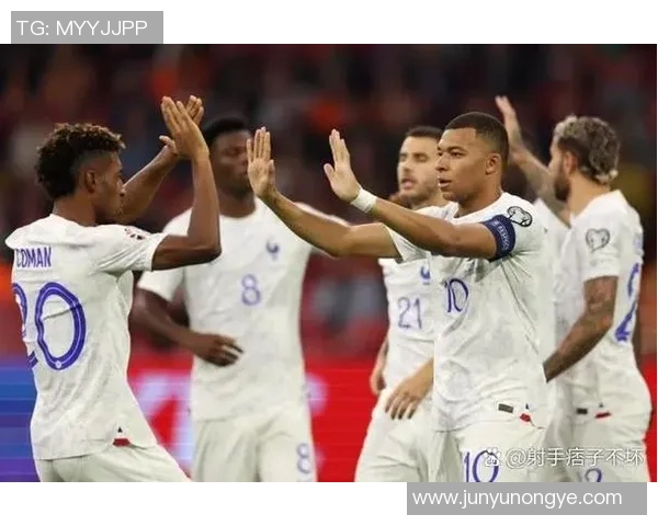 从草根到巨星足球明星们的励志成长故事与奋斗历程