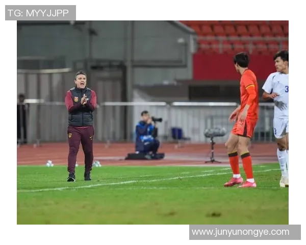 成都足球队在世界锦标赛中的灵活性表现分析与点评